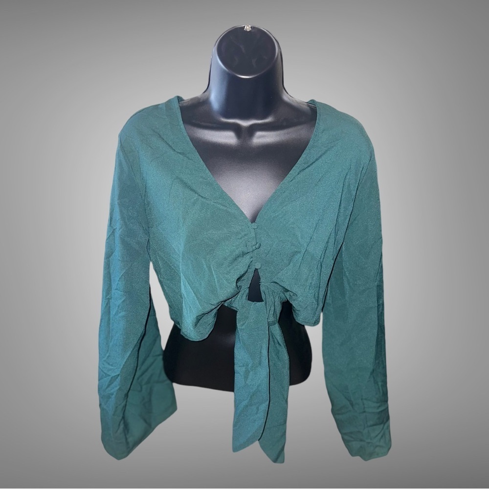 Forever 21 Green Button Down Crop Top - Picture 1 of 3